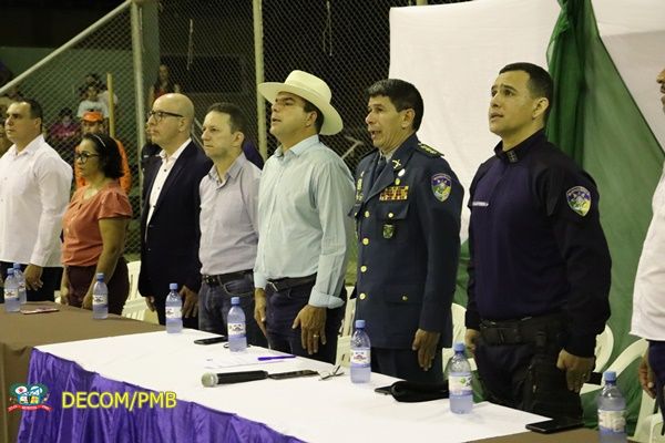 Prefeito Roni Irmãozinho participa de solenidade de apresentação do Projeto Polícia Militar Mirim de Buritis